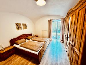 Bauer Wirts Zwei-Zimmer-Wohnung