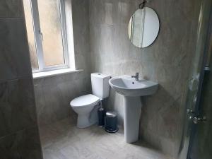 Smithfield area 2 bed apt 15 min walk to Temple Bar