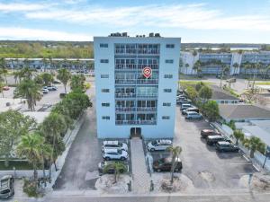 San Remo 406 Beachfront Suite