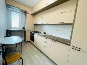 Q New Apartment - Palas Mall