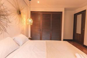 Comoda habitacion baño compartido en el Poblado-A4