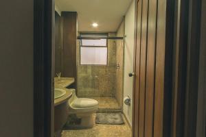 Bello alojamiento baño compartido en el Poblado-A5