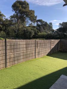 Rez de Jardin T3 recent et calme au Nouvelles Terres à La Londe les Maures