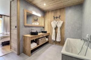 Chalets Residence Belle Etoile - Chalet Belle Etoile - 12 Personnes - Morzine MAE-1911 : photos des chambres