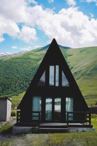 Kazbegi Mountain View Cottage