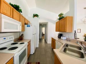 Southern Dunes Poolside Escape