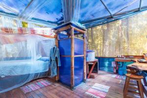 Treehouse Blue Morpho floating w360 view & pool