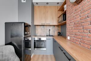 Apartment Doki Modern Food Hall by TriApart