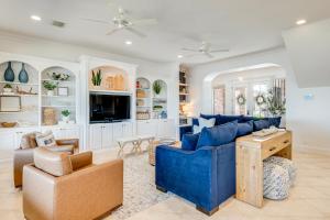 Conroe Lake House Luxe Pool, Private Dock and Games