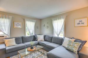 Wakefield Escape Walk to Downtown and Near Beaches!