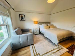 Luxurious 5Star Retreat on Westports Main Street