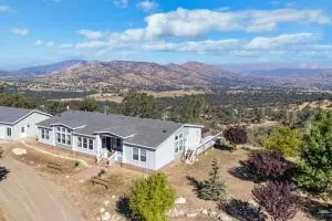 Five Points House with Amazing Views - Tehachapi