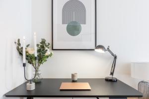 Prague Days - Two-bedroom Apartment with Balcony and Garage Parking in Smíchov