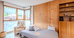 Maisons de vacances Slow Chalet Thones lake & mountain 15 min to ski lift balcony parking : photos des chambres
