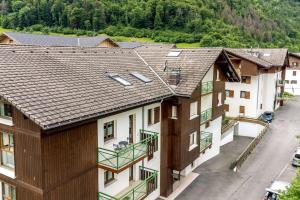 Maisons de vacances Slow Chalet Thones lake & mountain 15 min to ski lift balcony parking : Appartement