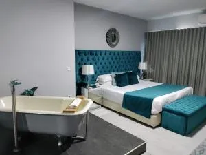 Villa Boutique by O Cobra - Fundada