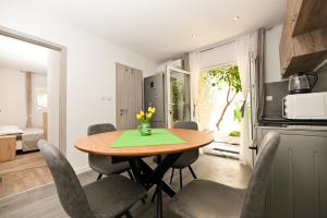 Family Apartment 300 m from the Beach,UNESCO Trogir nearby