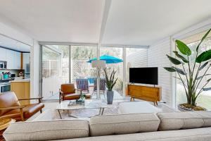 Racquet Club Garden Villas Unit 114 Permit# 4550