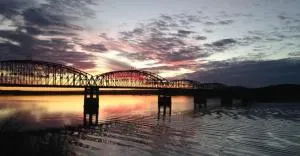 A Bridge View Inn - Platte