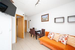 Apartments with parking space Vir - 23221