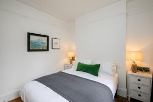 Charming West End Residence in Peaceful Fitzrovia