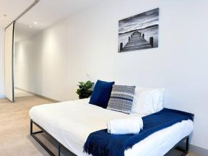Charming Riverside Apartment near Crown Casino & MCEC