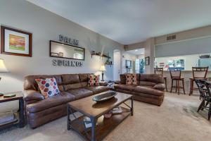 Desert Country Club Paradise!