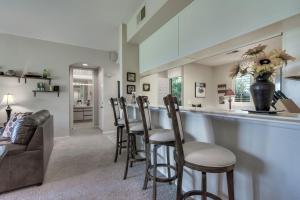 Desert Country Club Paradise!