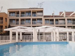 Appartement Climatisé au Centre Port avec Piscine, Parking, et Proche Animations - FR-1-801-8