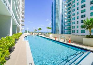 Stunning 1/1 Condo @Brickell Free Parking/Pool