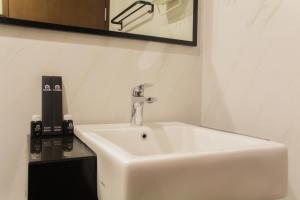 Wonderful Studio at The Newton Ciputra World 2 Apartment By Travelio