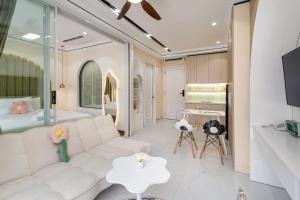 The Royal Homies - Phu My Hung