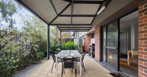 Forest Edge Villa - Family Friendly - Walk To Town