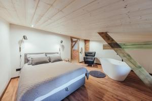 Linden Residence - Exclusive Loft Near the Beach - 400 m