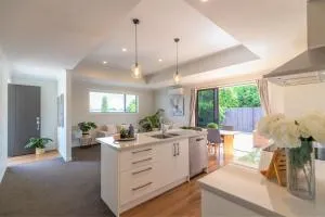 Central Te Awamutu Modern House - Wharepuhunga