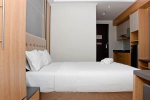 Cozy Living Studio at Menteng Park Apartment By Travelio