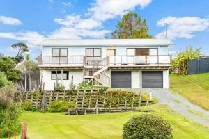 Seaview Lookout - Mangawhai Heads Holiday Home - Langs Beach