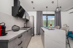 Apartement Mirella 2 "Your romantic sea-view escape in the heart of Rabac"