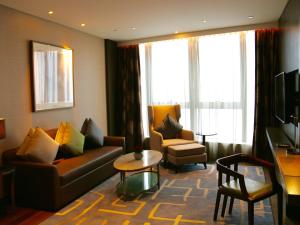 Prestige King Suite with Club Access and City View room in Sofitel Lianyungang Suning