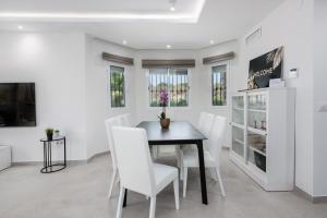 Luxury Townhouse walking to the beach