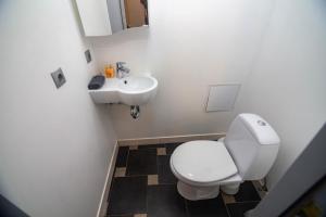 Charming 3-Bedroom City Center Flat