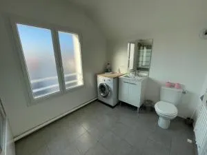 T2 duplex au calme proche commodités - 维勒帕里西