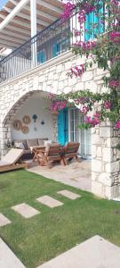 Havuzlu taş villa 2