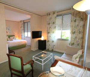 Hotels Hostellerie Du Grand Saint Antoine : photos des chambres