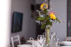 Lovely 1BED Seafront SPB - Flat 4 by Homely