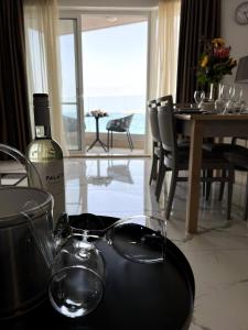 Lovely 2bed Seafront-xemxija -fl3 By Homely