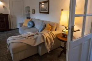 Manor House - Jovencan