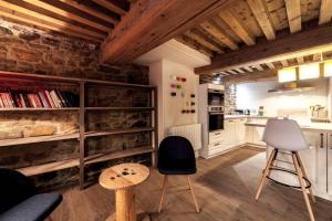 All in Lyon | Grotte de la Baleine Vieux Lyon