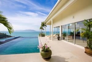 Lora 3br golden sunset view