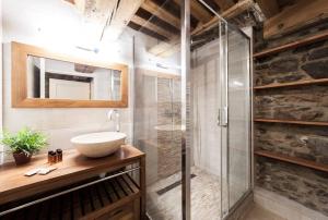 All in Lyon | Grotte de la Baleine Vieux Lyon